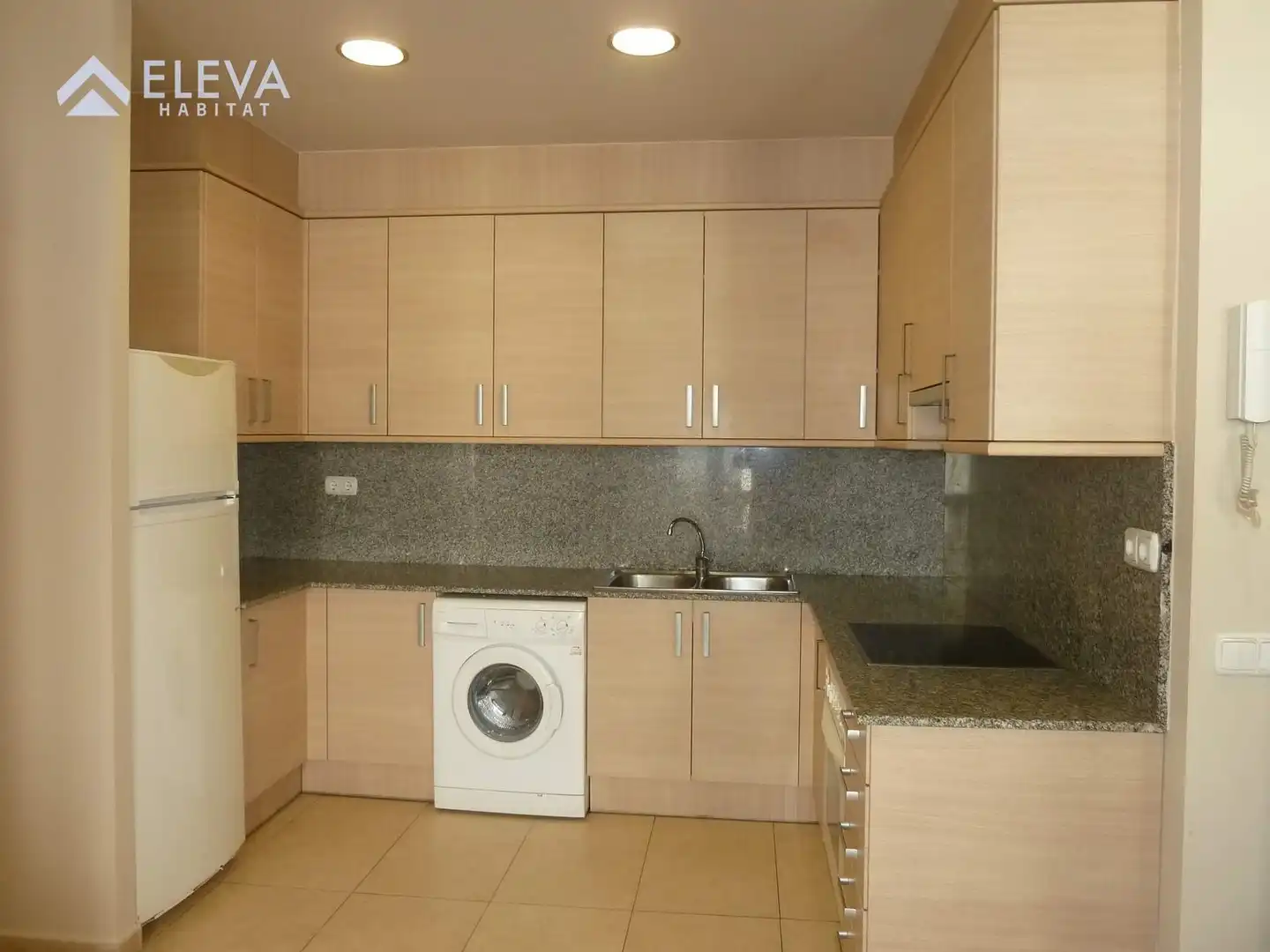 Cocina de Edificio en venta en Lleida