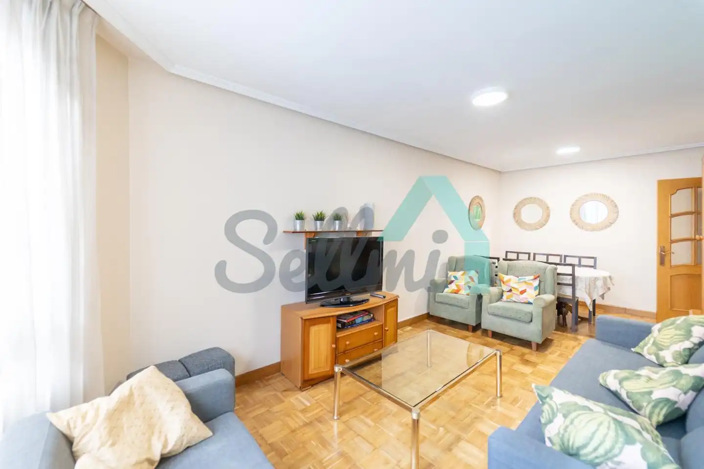 Wohnzimmer von Wohnung zur Miete in Parres mit Heizung, Parkett und Terrasse