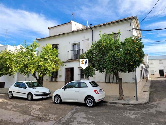 Casa adosada en venda a Lora de Estepa
