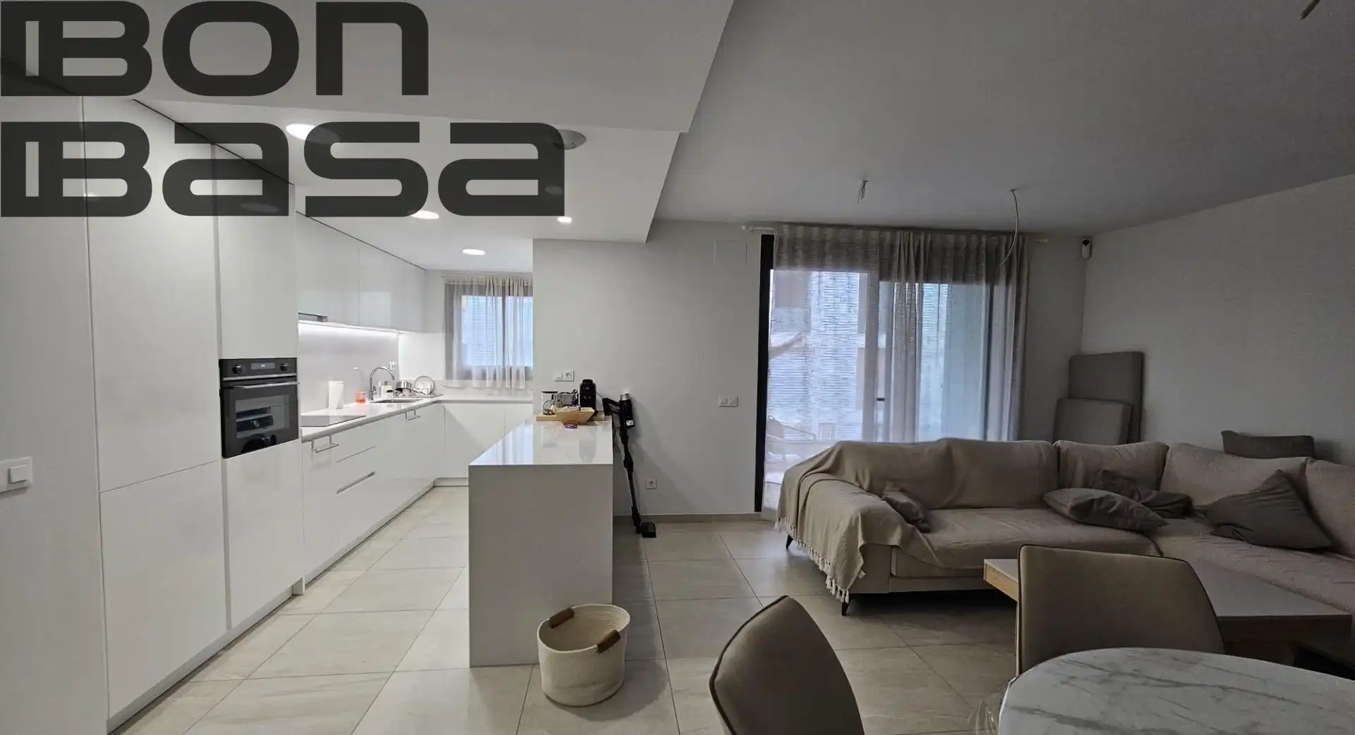 Appartamento con terrazza in vendita a Garbinet - Vistahermosa, imagen 9