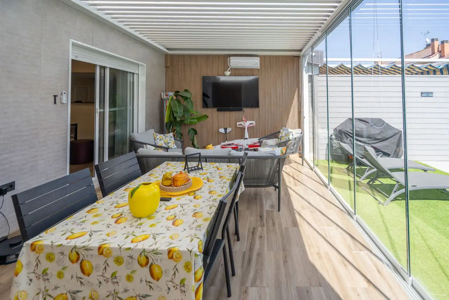 Terrace of Detached homes for sale in Laguna Park