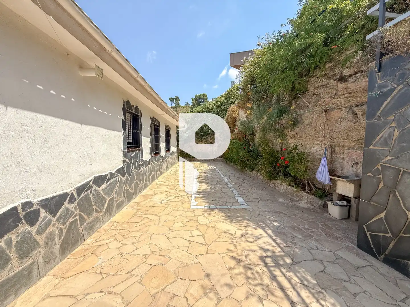 Vista exterior de Casa o chalet en venta en Vallirana con Calefacción, Jardín privado y Terraza