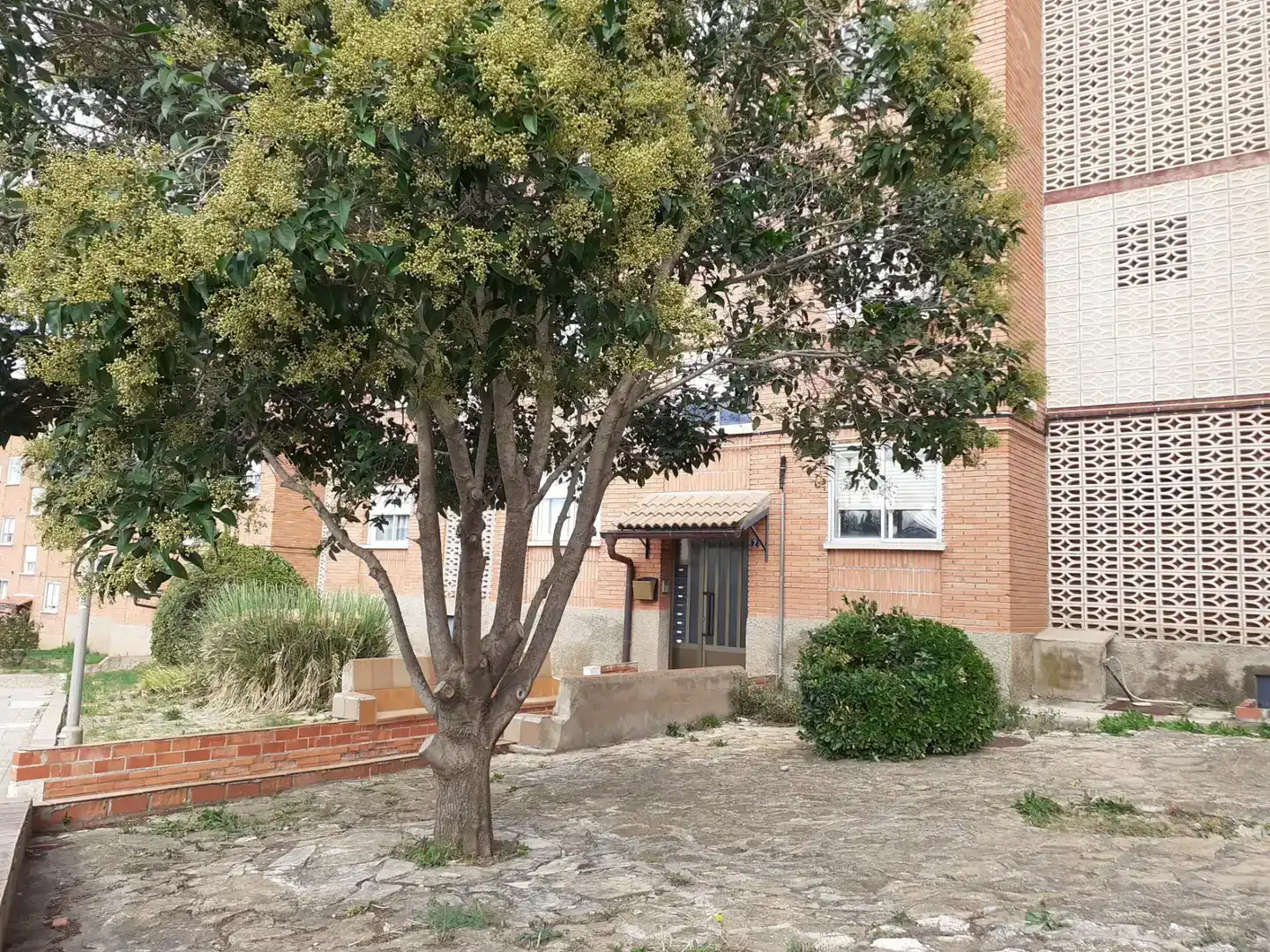 Vista exterior de Pis en venda en Andorra (Teruel) amb Balcó