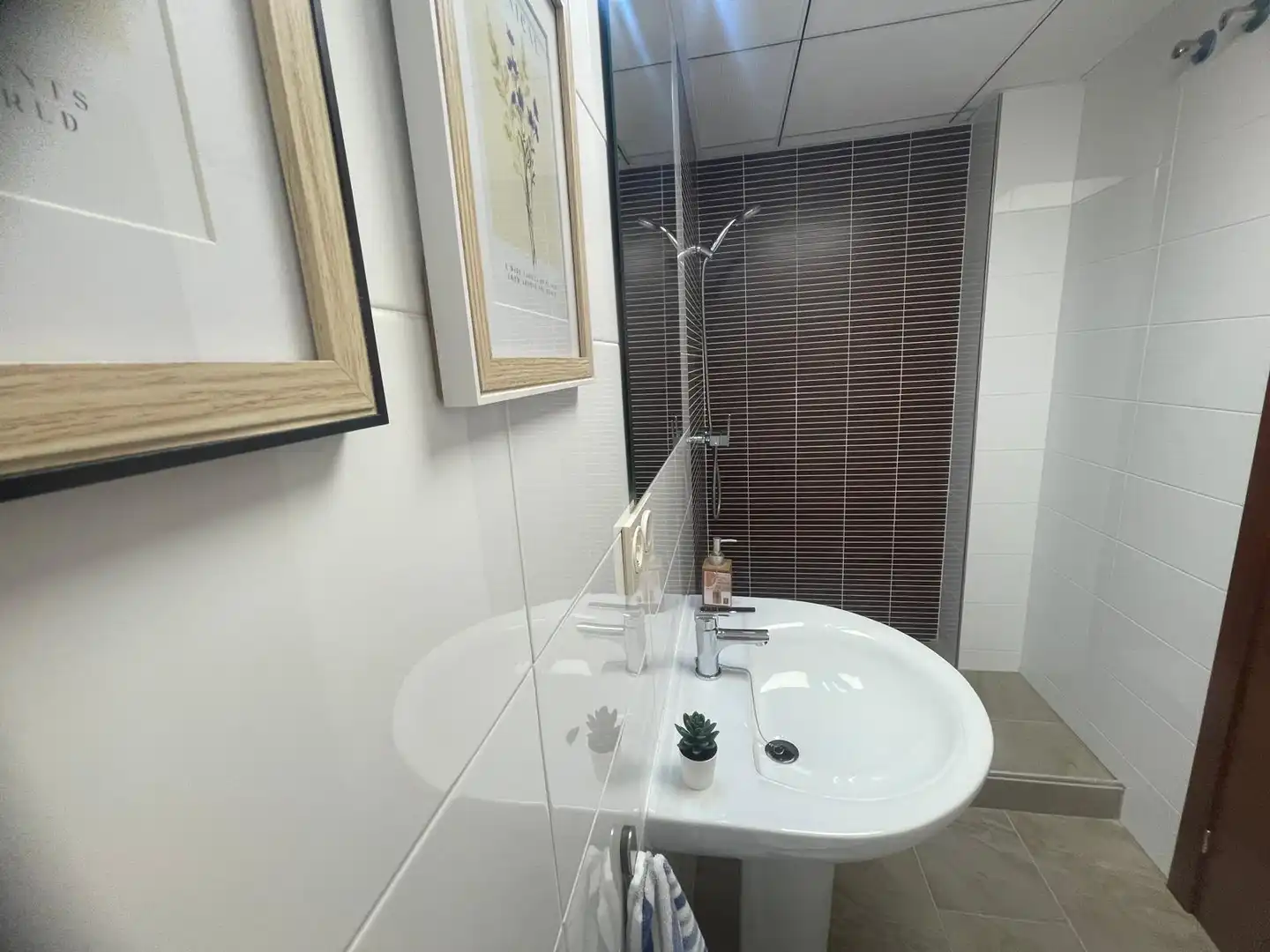 Baño de Piso en venta en Roquetas de Mar con Aire acondicionado, Calefacción y Terraza
