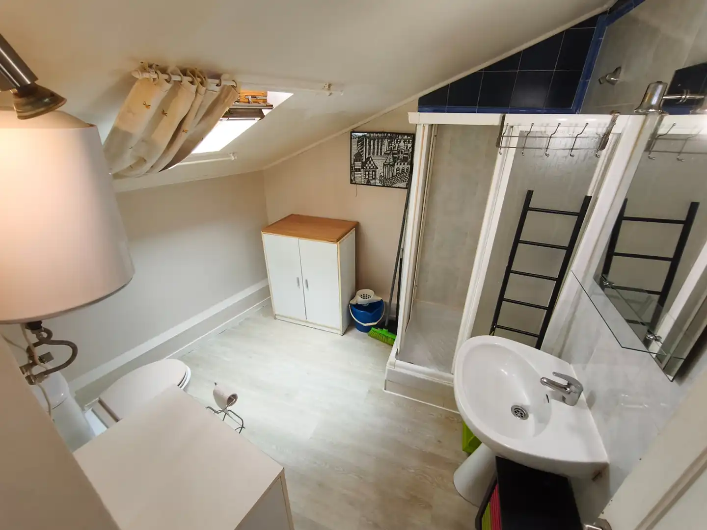 Badezimmer von Wohnungen zur Miete in Vigo  mit Parkett und Möbliert