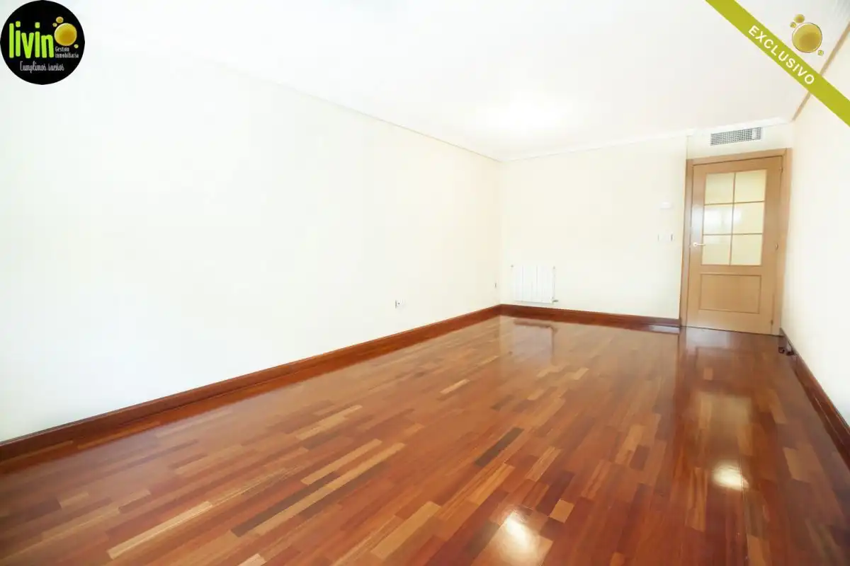 Living room of Flat for rent in Jaén  with Air Conditioner, Heating and Community pool