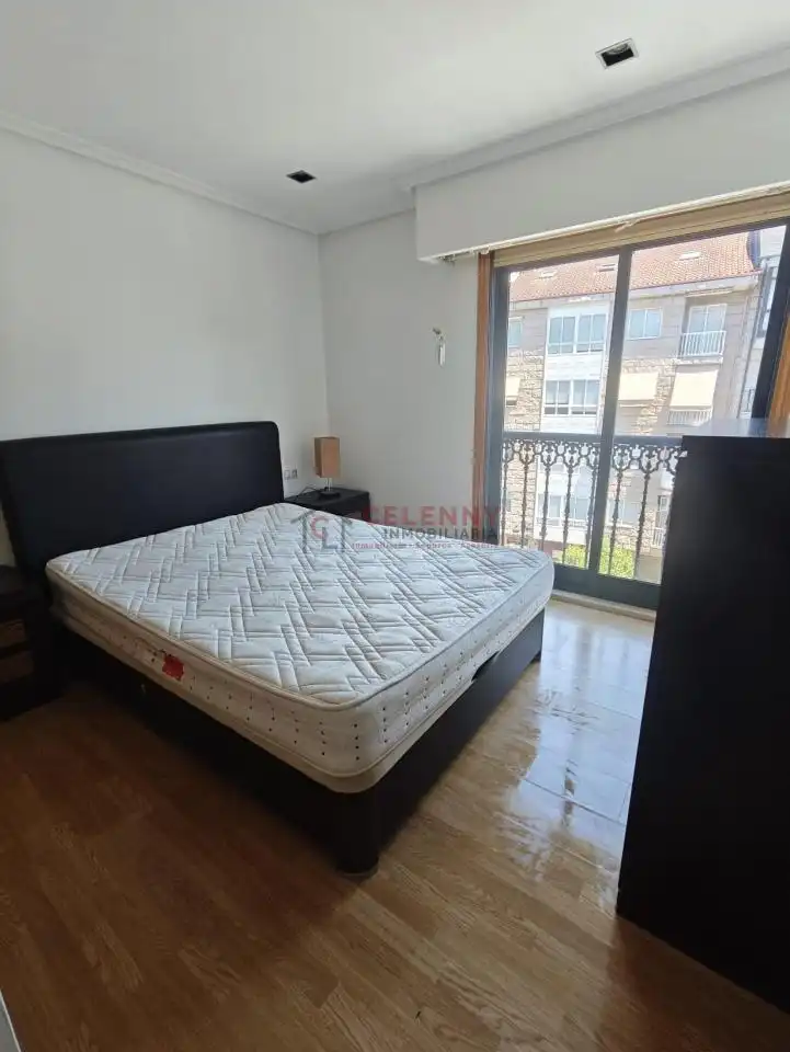 Habitación de Piso de alquiler en Ourense Capital  con Calefacción, Parquet y Trastero