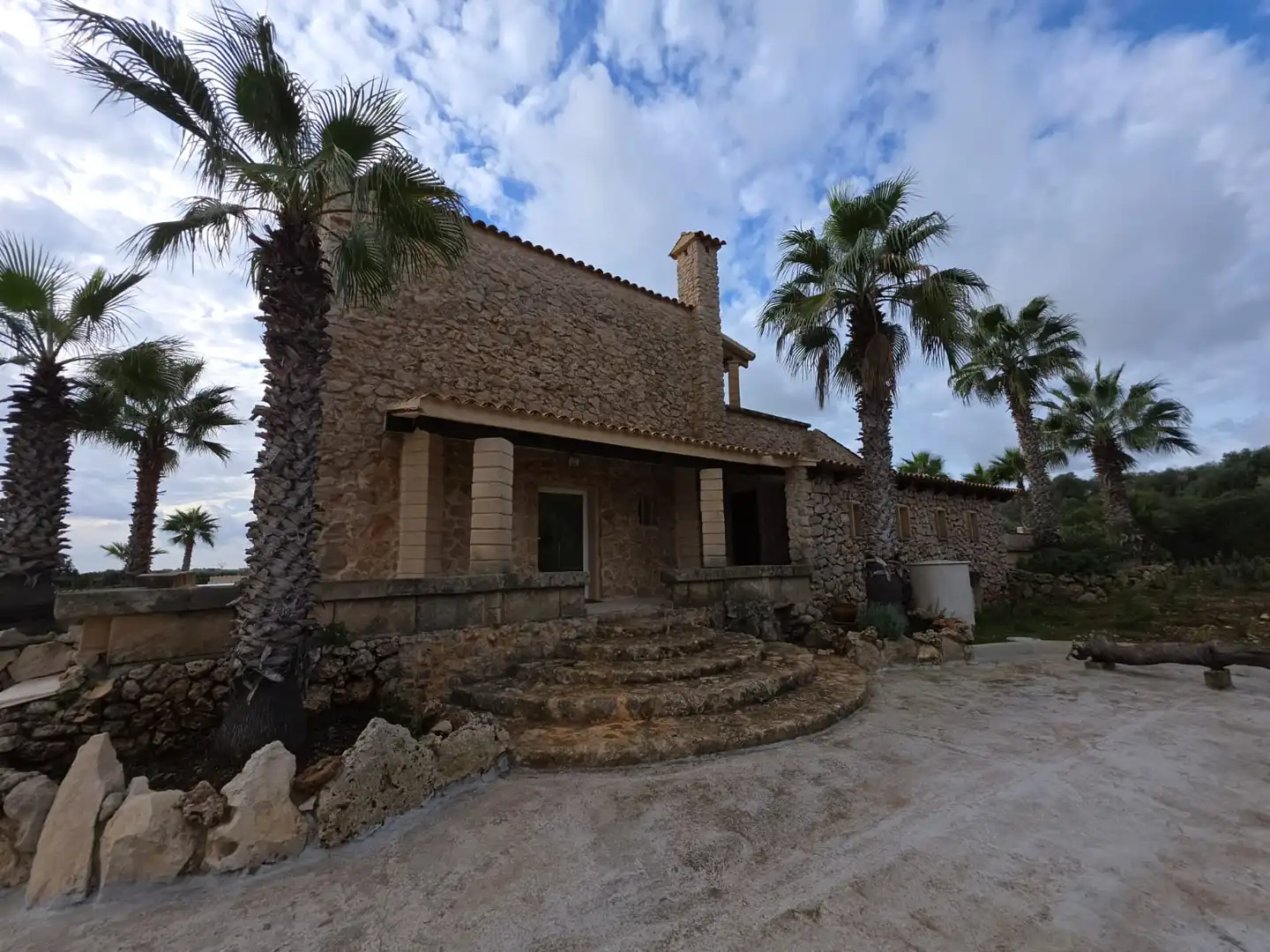 Vista exterior de Finca rústica en venta en Sant Llorenç des Cardassar con Aire acondicionado, Calefacción y Trastero