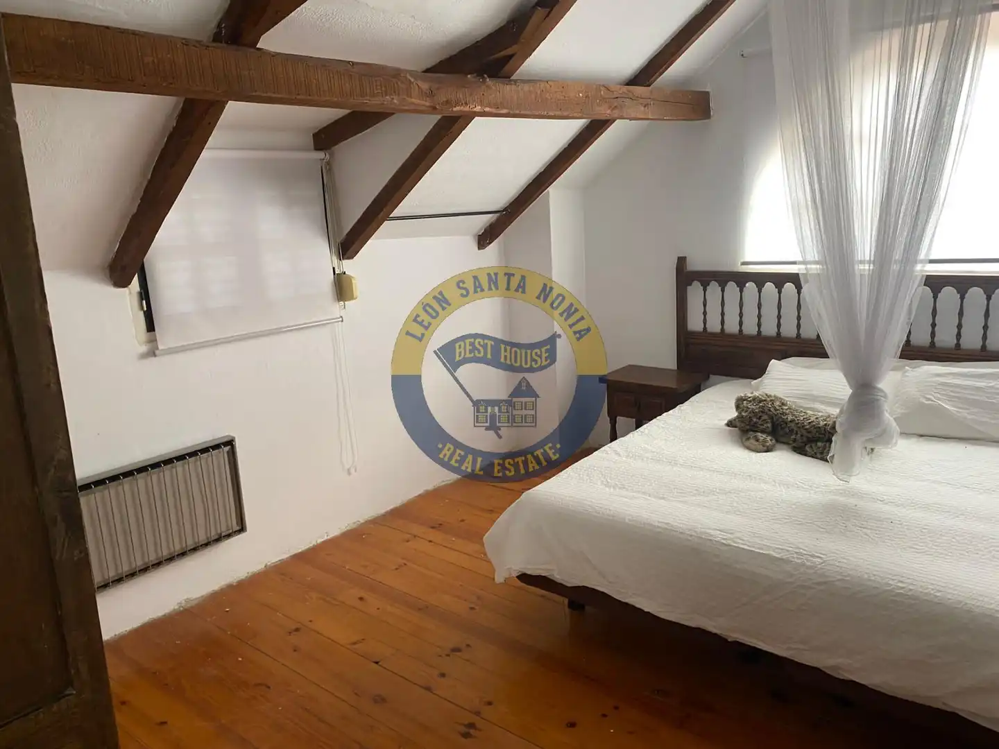 Dormitori de Casa o xalet en venda en Garrafe de Torío amb Calefacció, Jardí privat i Terrassa