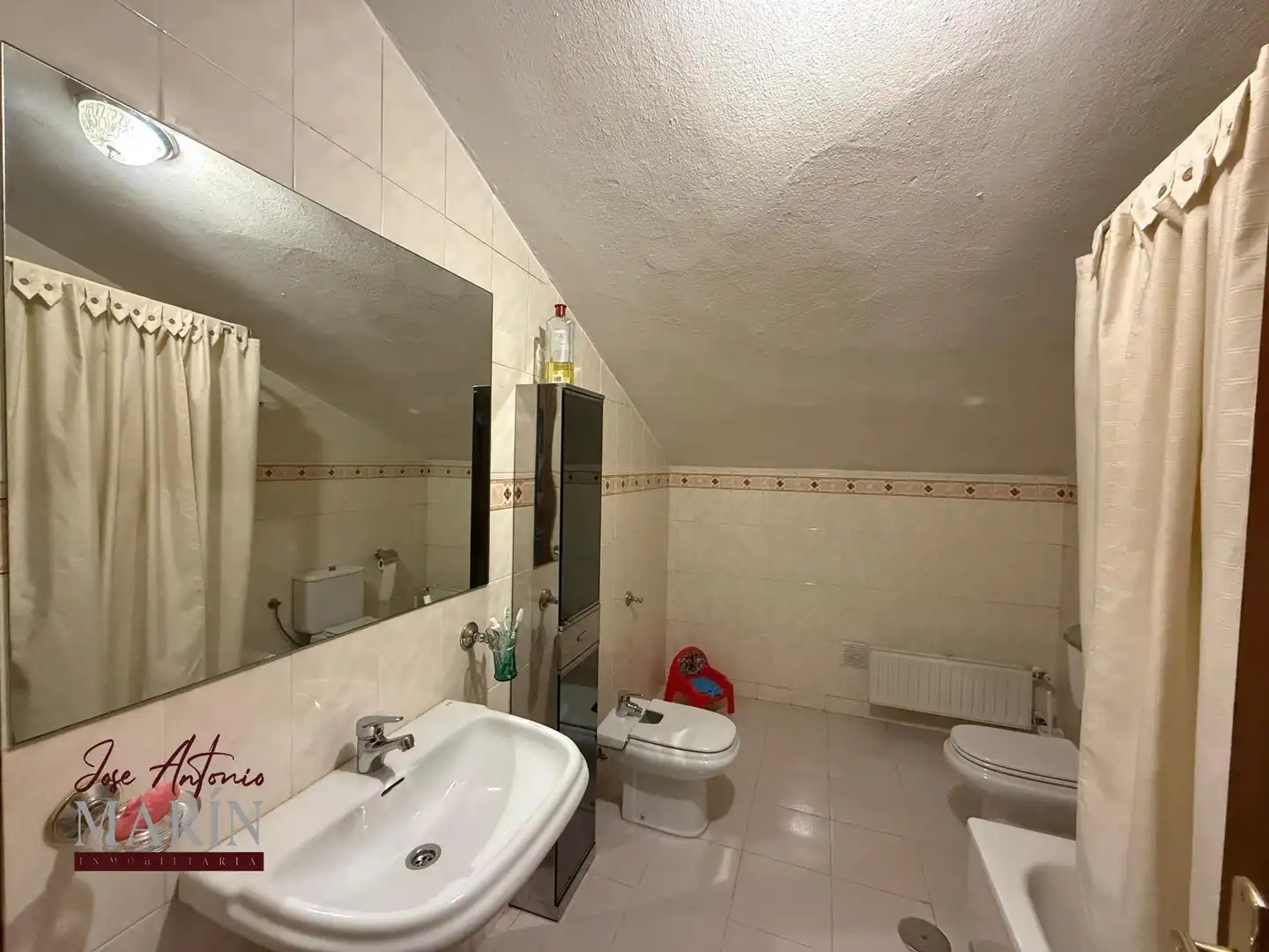 Baño de Casa o chalet en venta en Badajoz con Aire acondicionado, Calefacción y Jardín privado