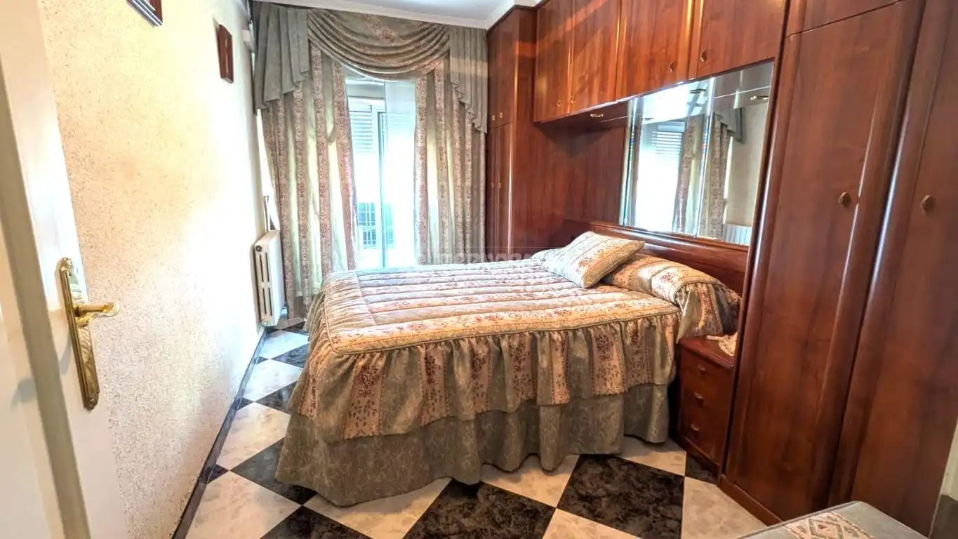 Habitación de Piso en venta en Zaragoza con Calefacción
