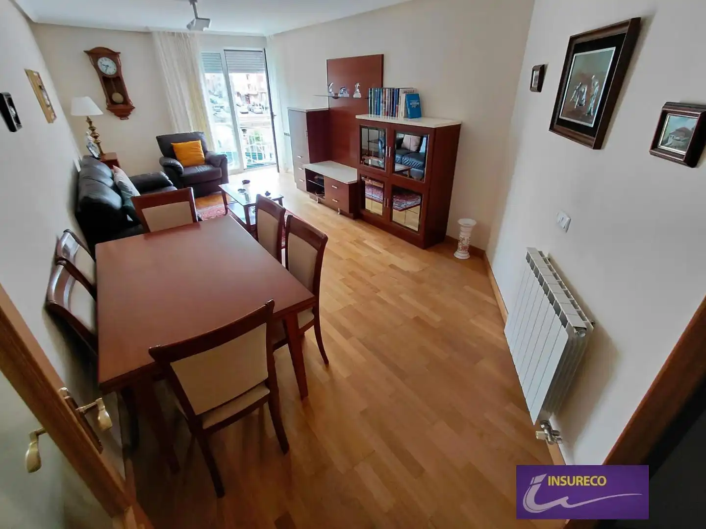 Sala de estar de Piso en venta en León Capital  con Calefacción, Parquet y Terraza
