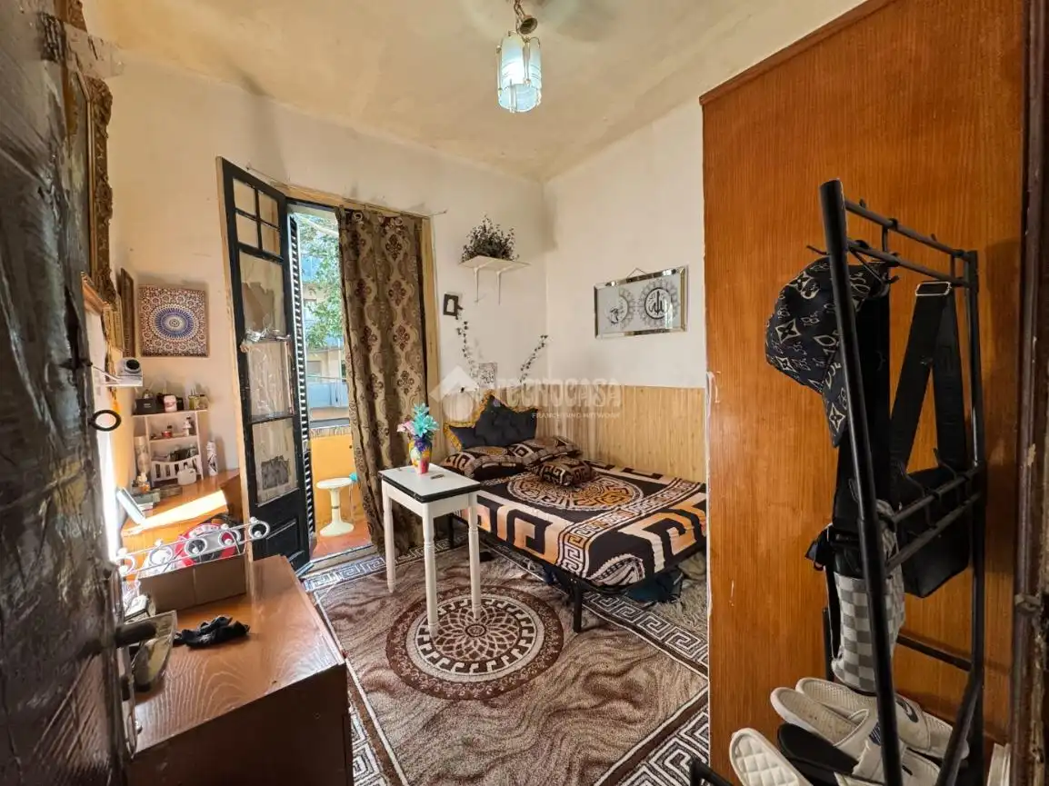 Schlafzimmer von Wohnung zum Verkauf in Barcelona mit Abstellraum und Balkon