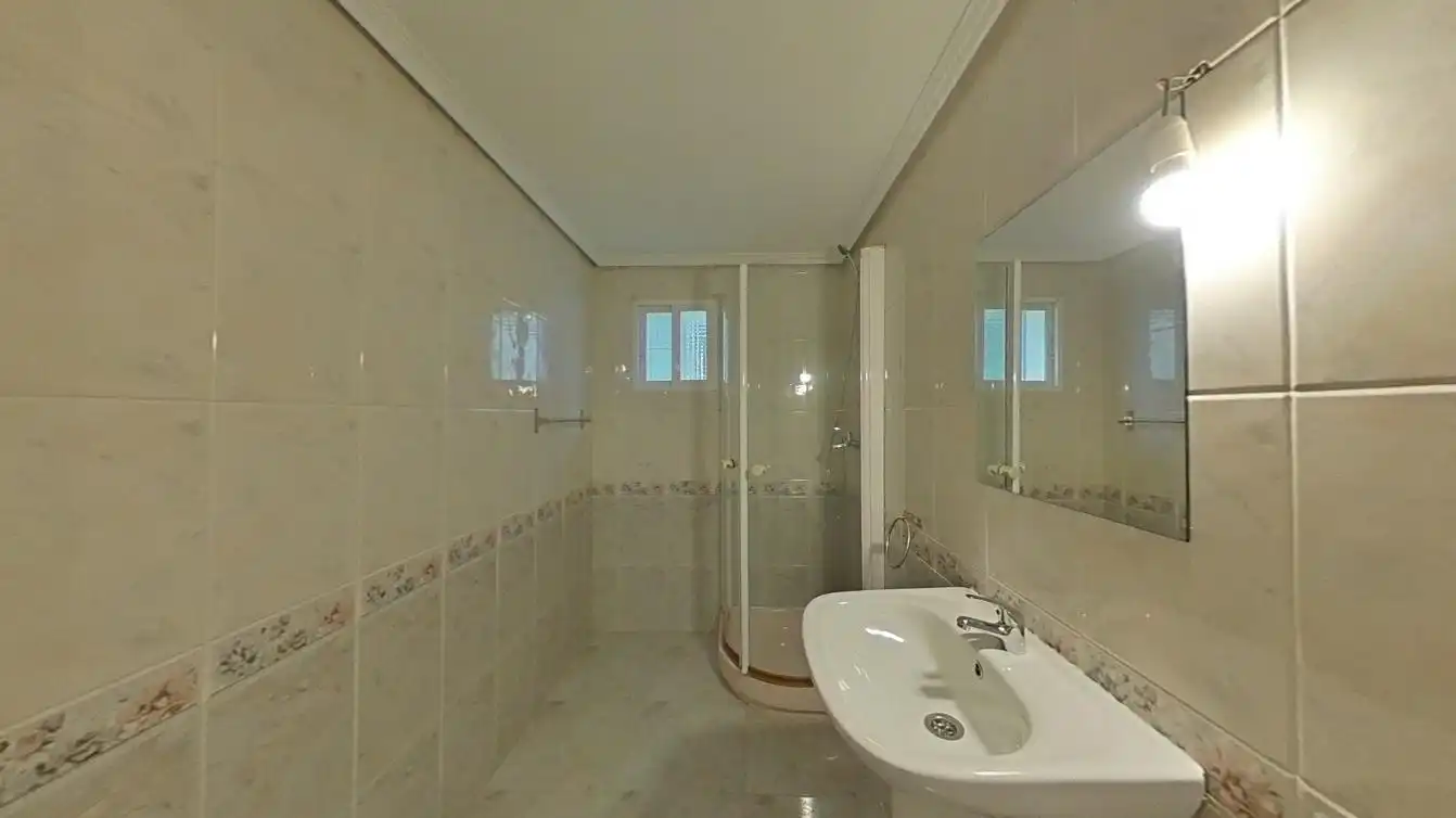 Bany de Pis en venda en Móstoles amb Calefacció, Terrassa i Forn