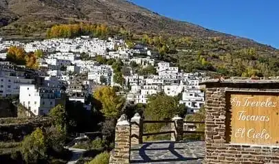 Vista exterior de Casa adosada en venta en Trevélez con Terraza