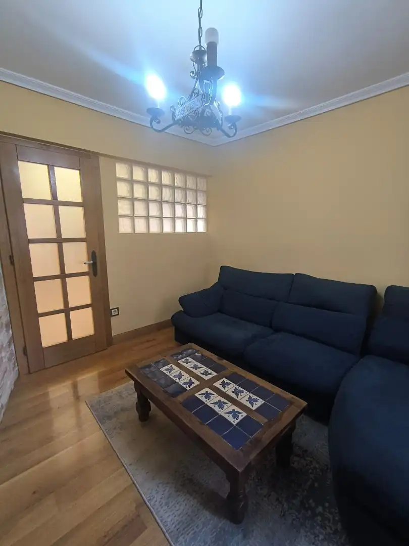 Sala de estar de Piso en venta en Portugalete con Calefacción, Trastero y Amueblado