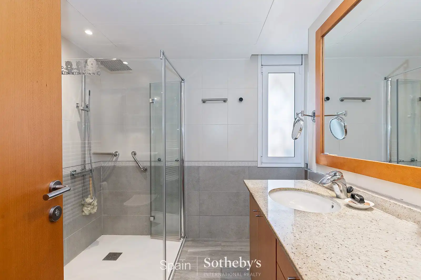 Bathroom of Houses for sale in Sant Pere de Ribes  with Air Conditioner, Heating and Private garden