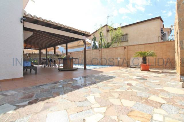 Casa-chalet en Venta en N/A en Calabardina
