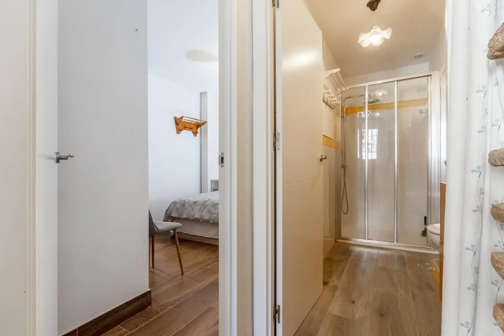 Bedroom of Houses for sale in Granada  with Air Conditioner, Terrace and Furnished