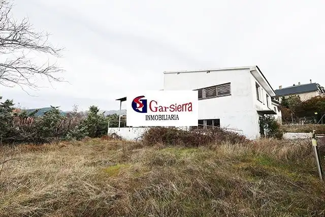 Vista exterior de Casa o chalet en venta en Becerril de la Sierra con Calefacción, Jardín privado y Terraza