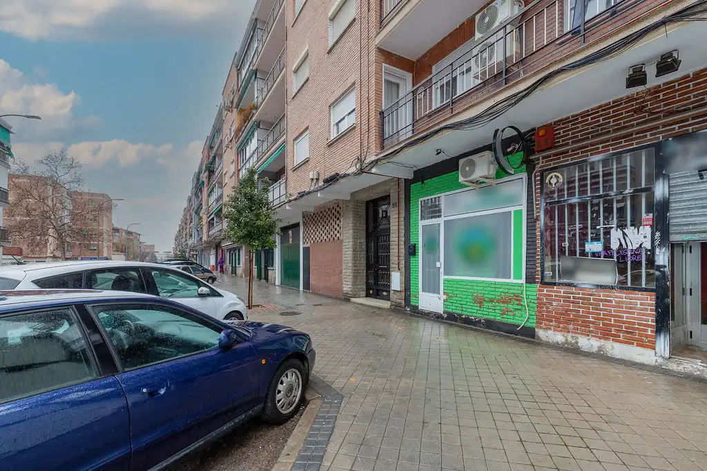 Local de alquiler en C/ Villaamil, Centro