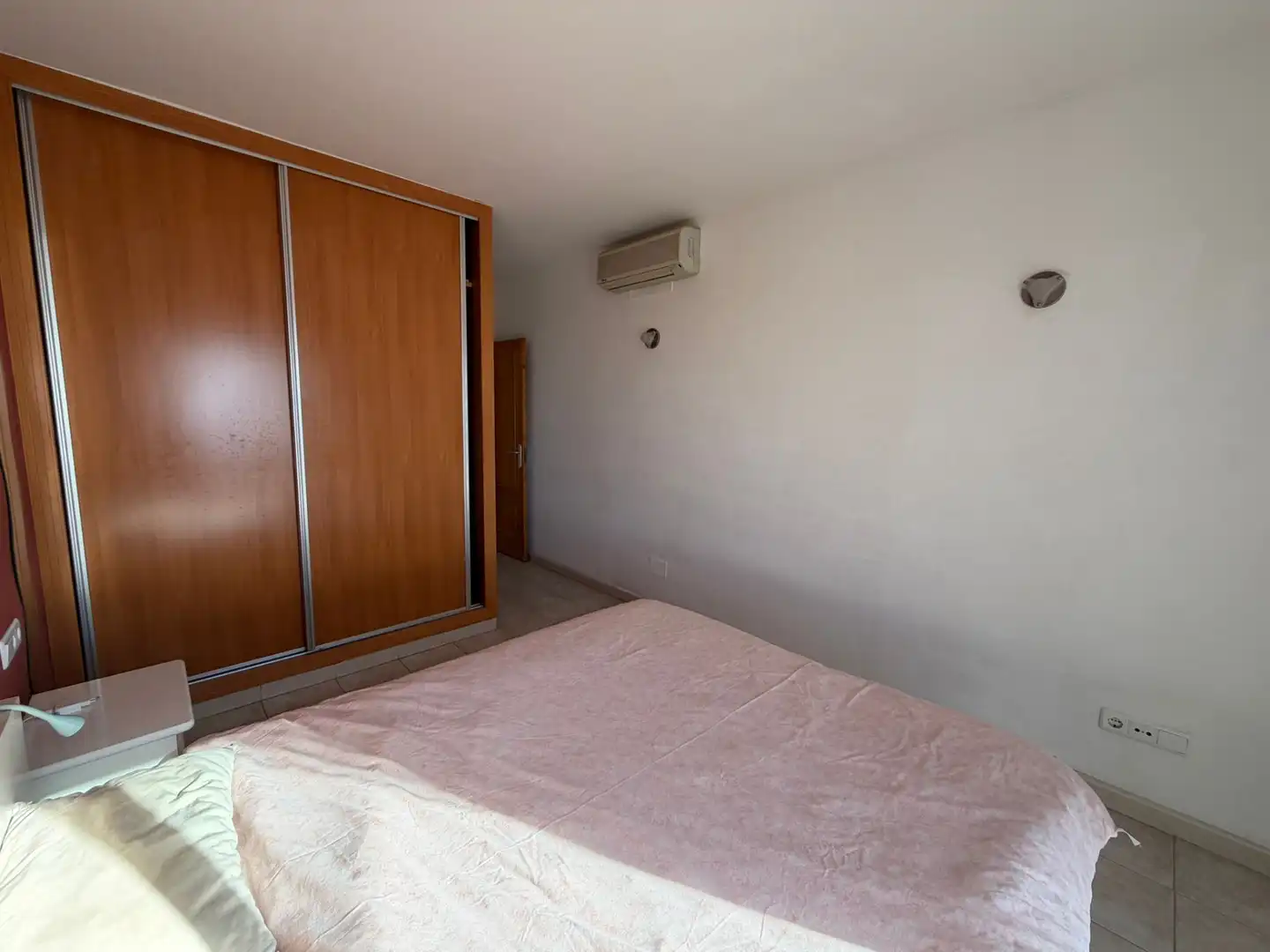 Bedroom of Flat for sale in Fuengirola  with Air Conditioner, Terrace and Community pool