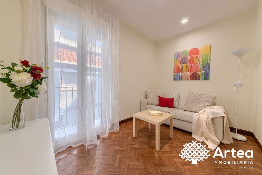Bedroom of Flat to rent in Bilbao   with Heating, Oven and Washing machine