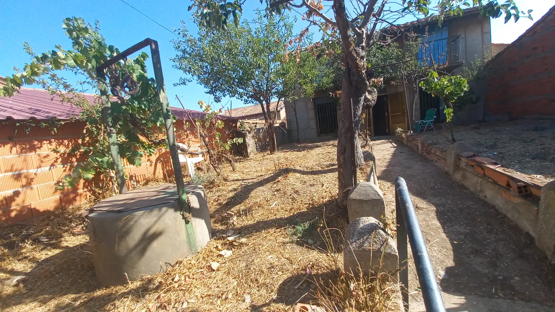 Houses for sale in Andavías