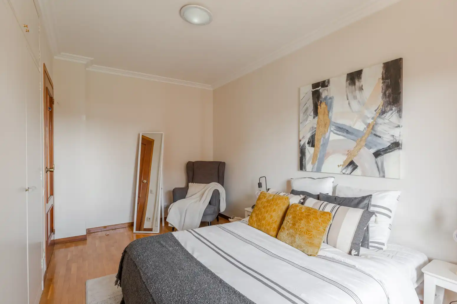 Habitación de Piso en venta en  Pamplona / Iruña con Parquet, Terraza y Trastero