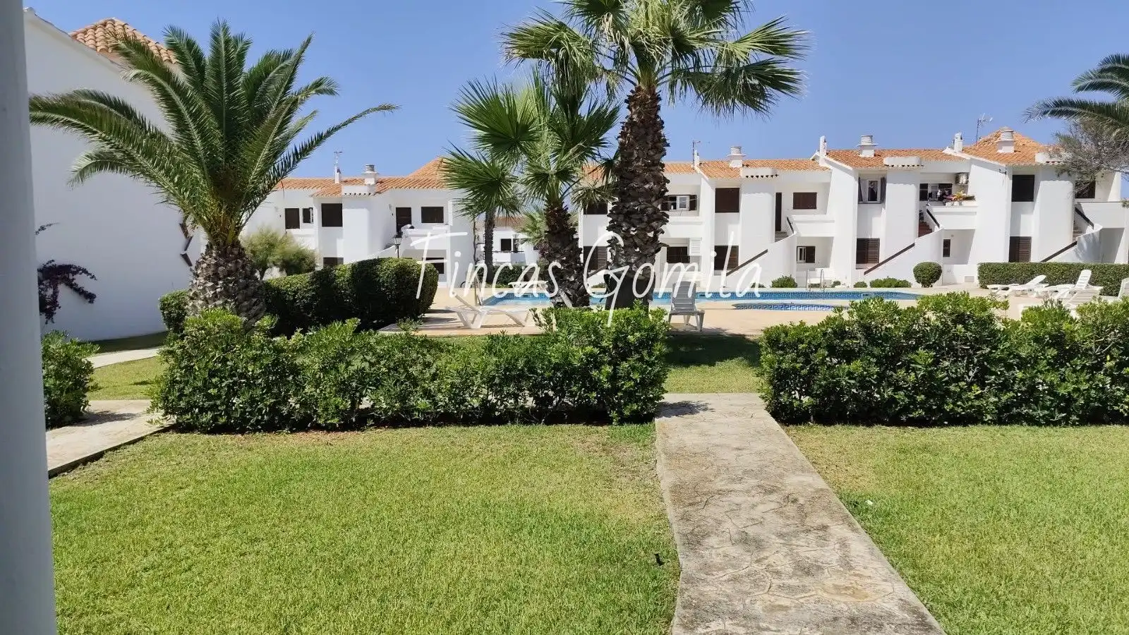 Vista exterior de Apartamento en venta en Ciutadella de Menorca con Terraza, Amueblado y Piscina comunitaria