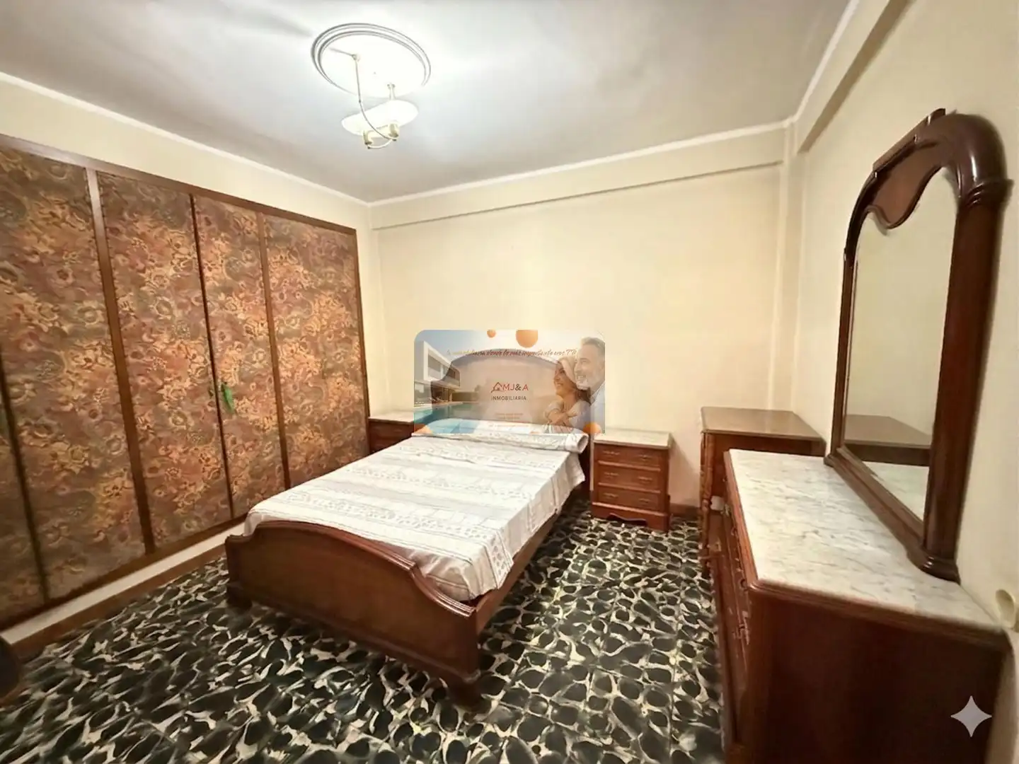 Habitación de Piso en venta en Castellón de la Plana / Castelló de la Plana con Amueblado, Horno y Lavadora