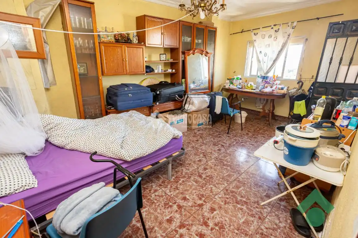 Casa adosada en venda en Algeciras amb Terrassa