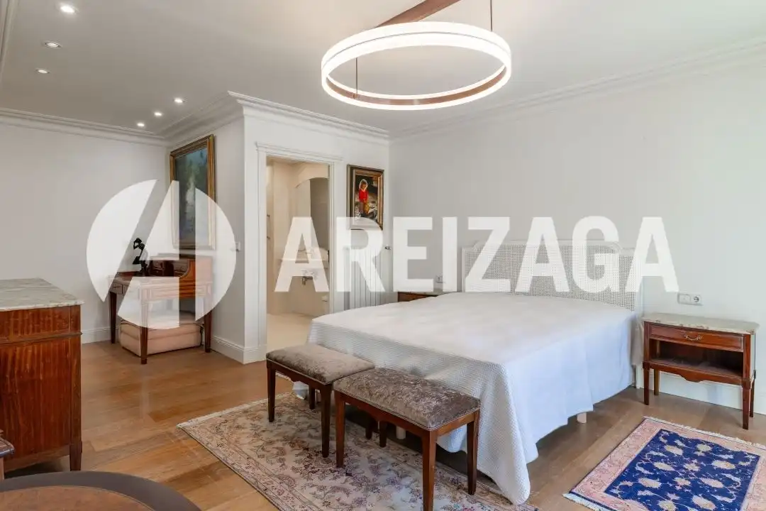Bedroom of Flat for sale in Donostia - San Sebastián   with Air Conditioner, Heating and Terrace