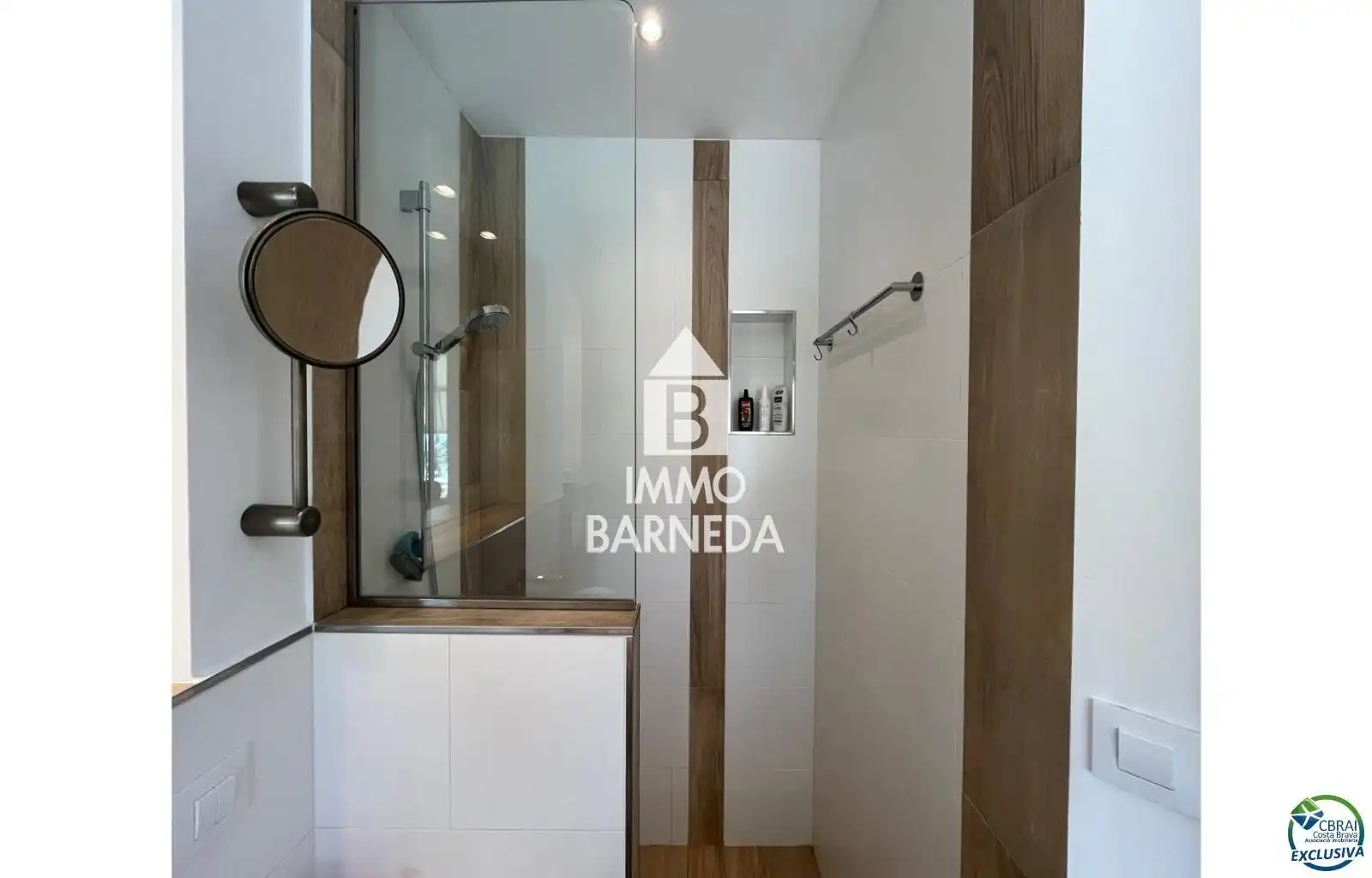 Bany de Casa o xalet en venda en Empuriabrava amb Calefacció, Jardí privat i Terrassa