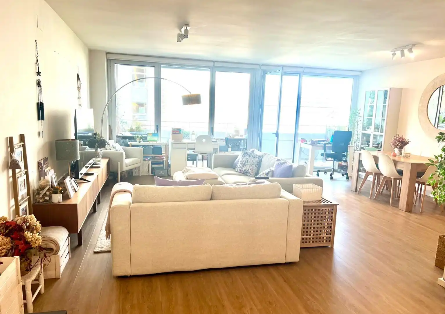 Wohnzimmer von Wohnung zur Miete in Barcelona mit Klimaanlage, Heizung und Parkett