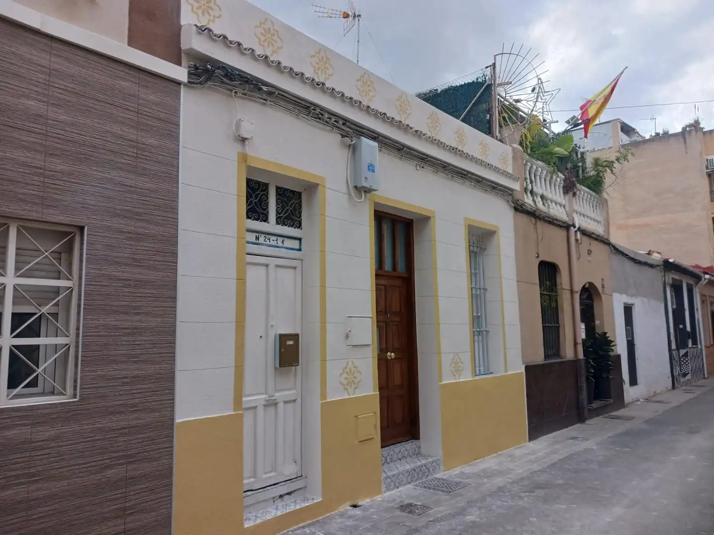 Vista exterior de Casa o chalet de alquiler en Alicante / Alacant con Aire acondicionado y Amueblado