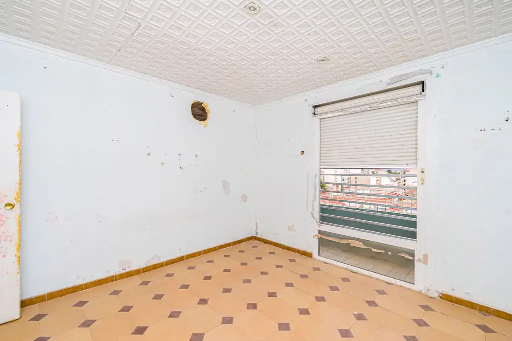 Dormitori de Apartament en venda en Elda