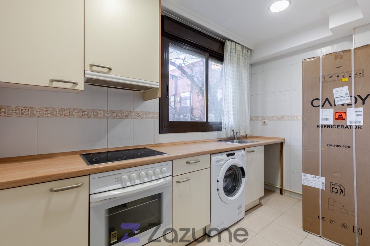 Kitchen of Flat to rent in  Madrid Capital  with Air Conditioner, Heating and Parquet flooring