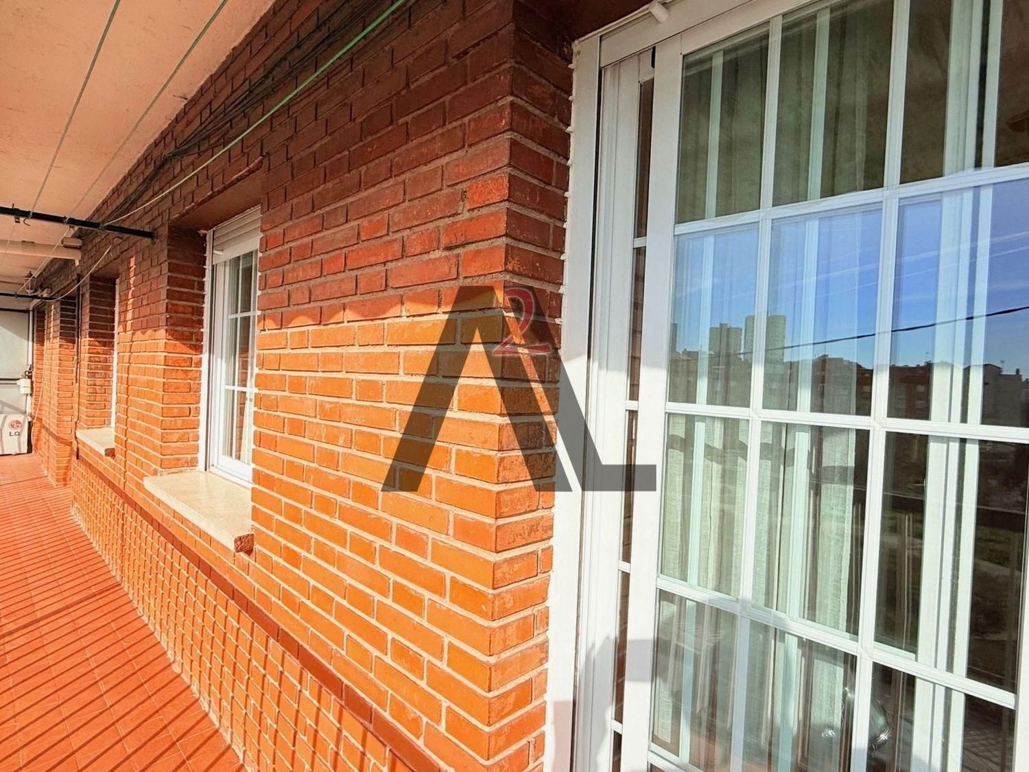 Vista exterior de Piso de alquiler en  Madrid Capital con Aire acondicionado y Calefacción