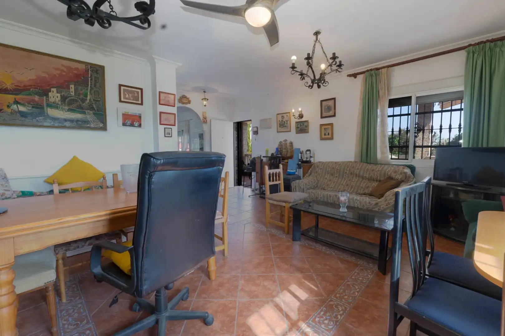 Comedor de Finca rústica en venta en Mijas con Aire acondicionado, Jardín privado y Terraza