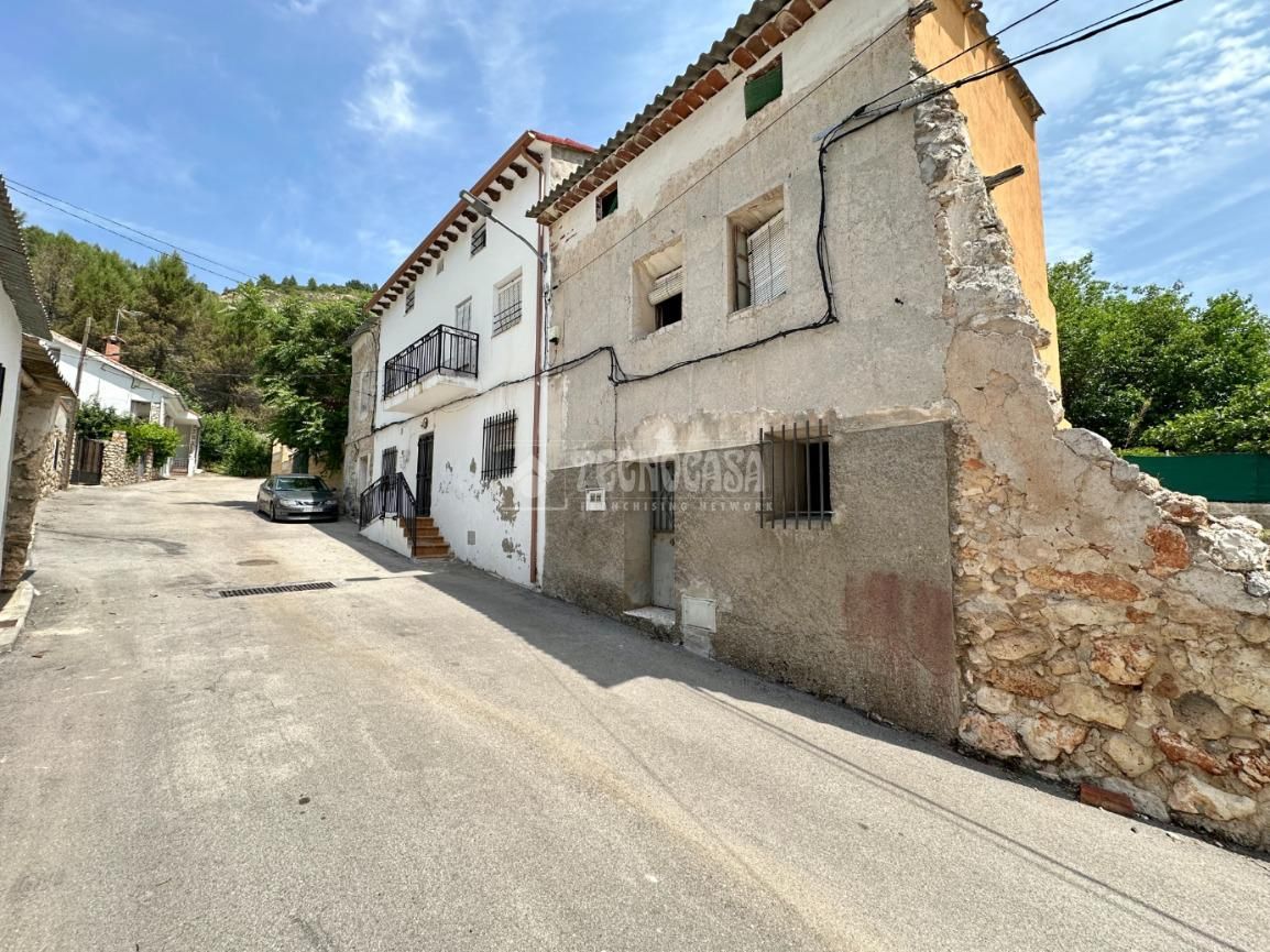 Vista exterior de Casa adosada en venda en Hontoba