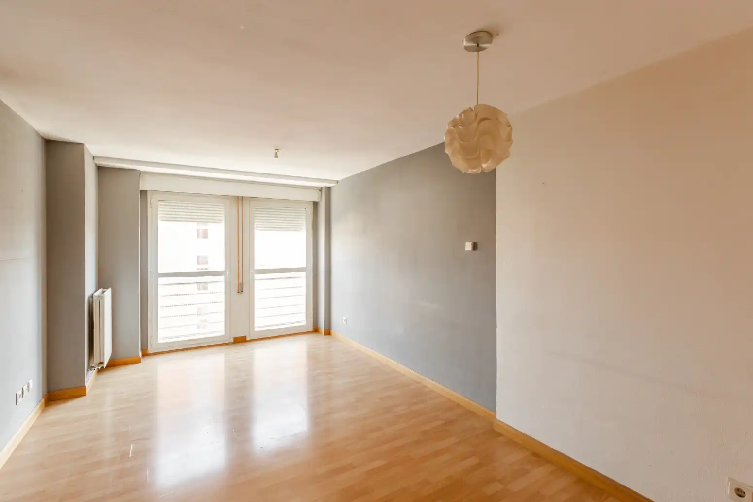 Sala d'estar de Pis en venda en  Pamplona / Iruña amb Calefacció, Parquet i Traster