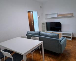 Living room of Flat to rent in  Zaragoza Capital  with Heating, Parquet flooring and Furnished