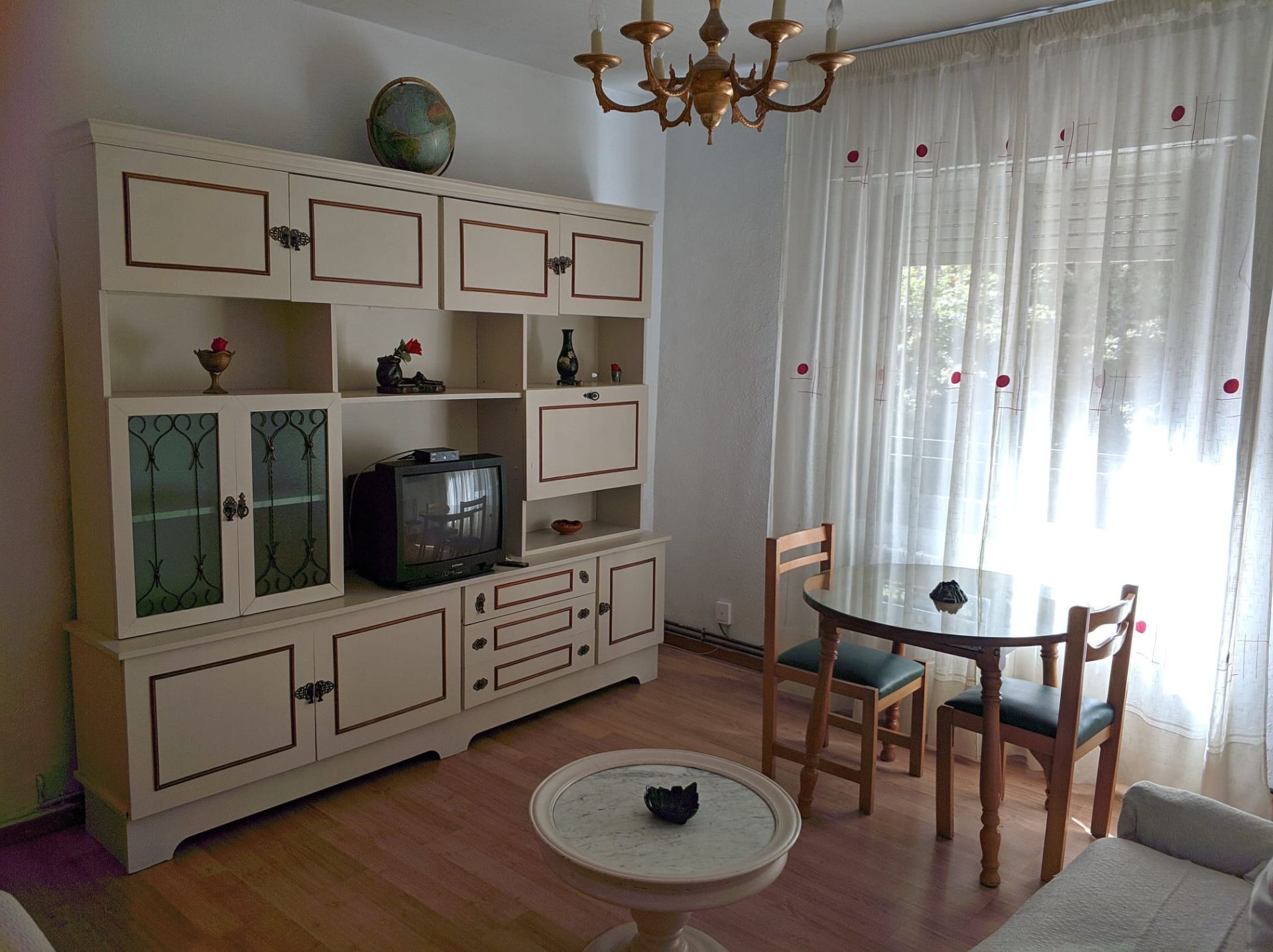 Sala d'estar de Pis de lloguer en  Toledo Capital amb Calefacció, Parquet i Moblat