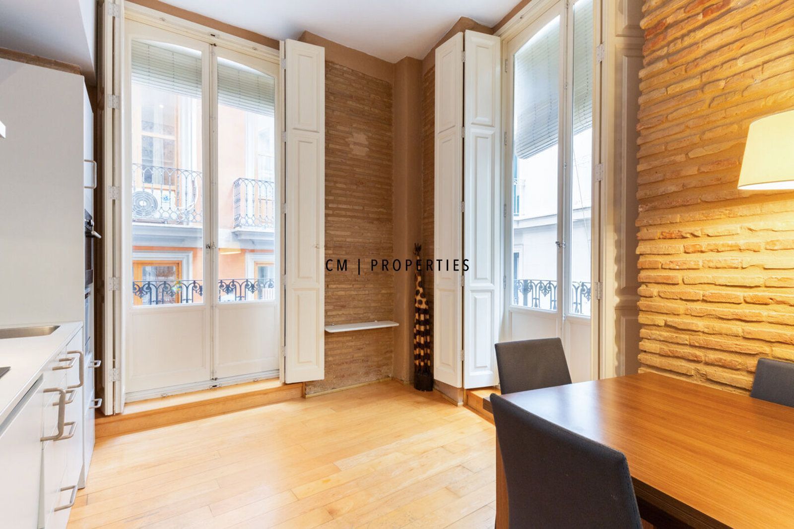 Exterior view of Flat to rent in  Valencia Capital  with Air Conditioner, Heating and Parquet flooring