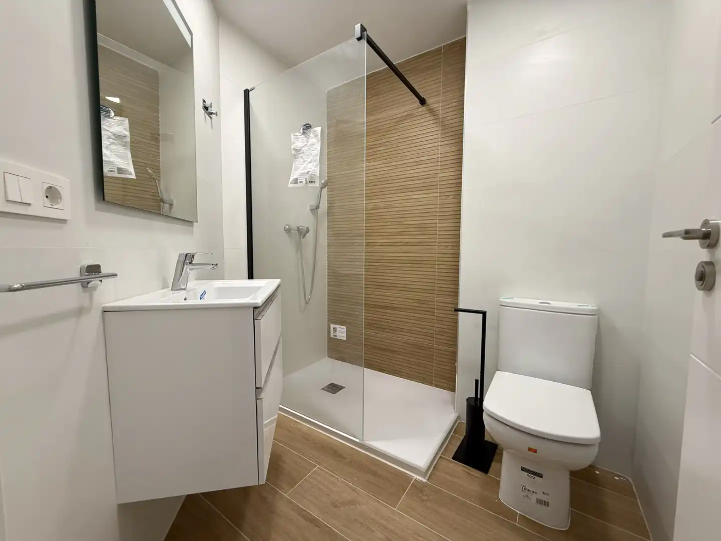 Bathroom of Detached homes for rent in L'Eliana  with Air Conditioner, Heating and Terrace
