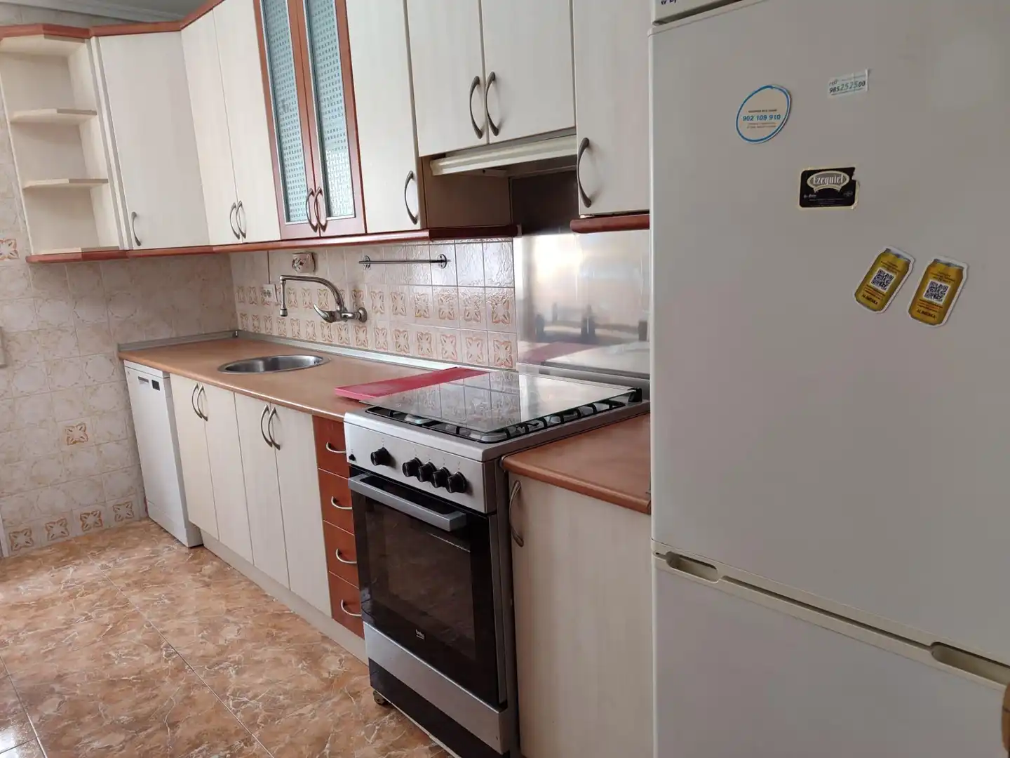 Cuina de Pis en venda en Oviedo  amb Calefacció