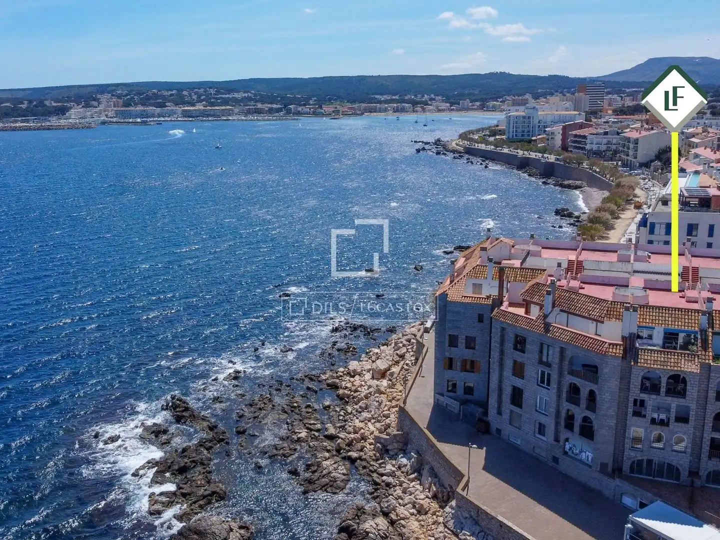 Piso en venta en L'Escala con Calefacción, Terraza y Trastero