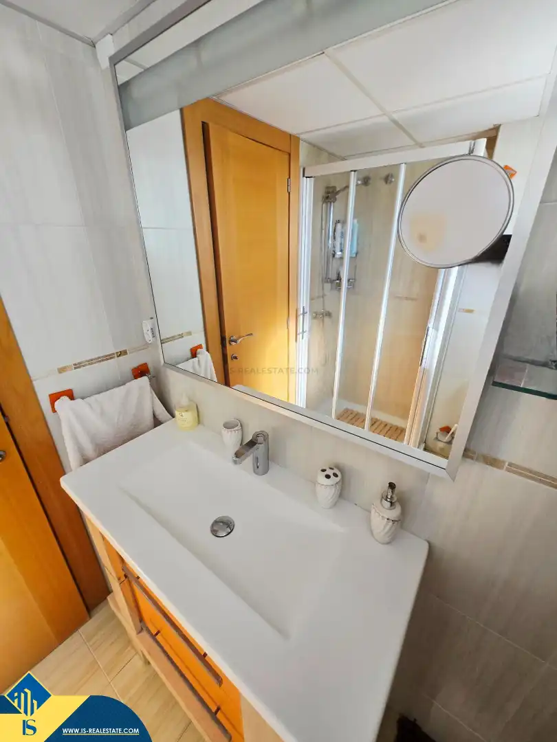 Bathroom of Flat for sale in Alicante / Alacant  with Terrace and Furnished
