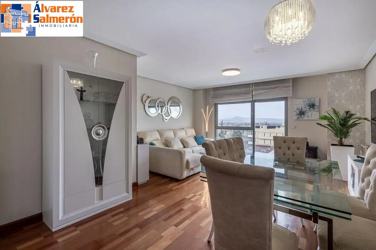 Living room of Flat for sale in  Granada Capital  with Air Conditioner and Storage room